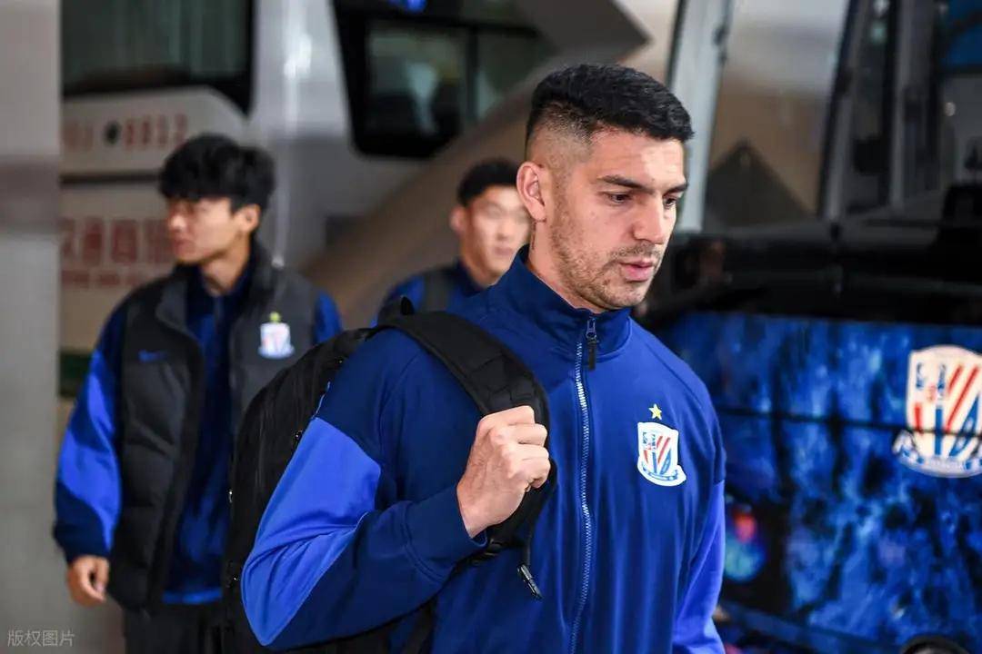 包含CBA季后赛集结日再迎强敌，上海申花单刀错失，主帅态度——更衣室稳定，高层口径保持一致的词条